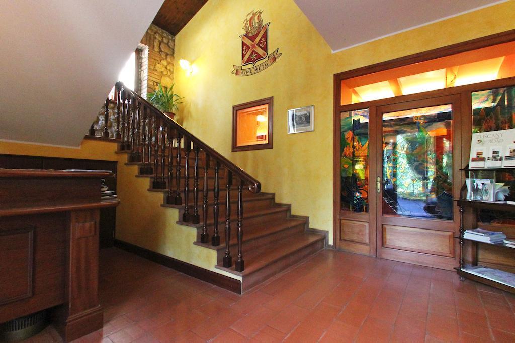 La Torre Ai Mari Hotel Sarteano Bagian luar foto