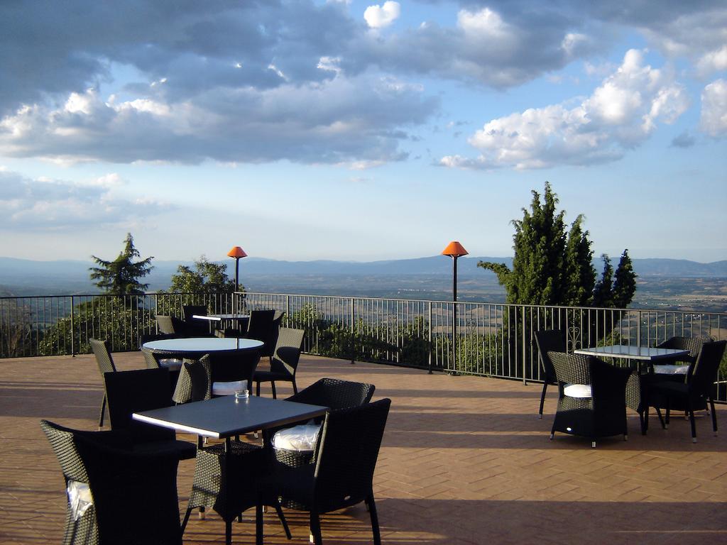 La Torre Ai Mari Hotel Sarteano Bagian luar foto